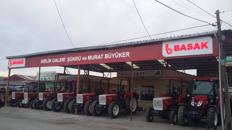 Bafra Birlik Galeri'den Çiftçiye Dev Destek: Traktör ve Ünlü Pulluklarında  Bahar Kampanyası Başladı