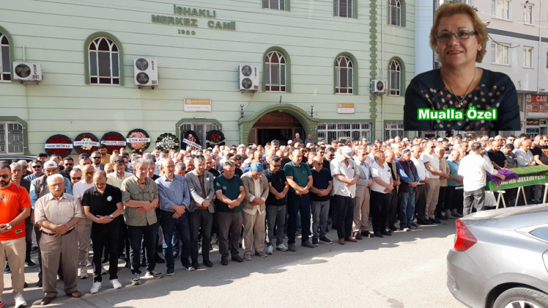 Mualla Özel Dualarla Defnedildi
