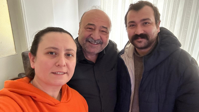 İnsan bazen bir sofrada susar…