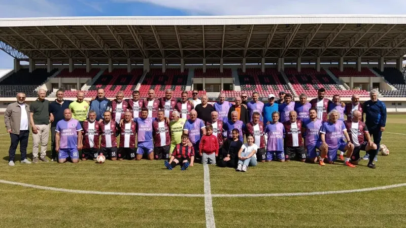 Bafraspor’un Efsaneleri 35 Yıl Sonra Aynı Sahada Buluştu