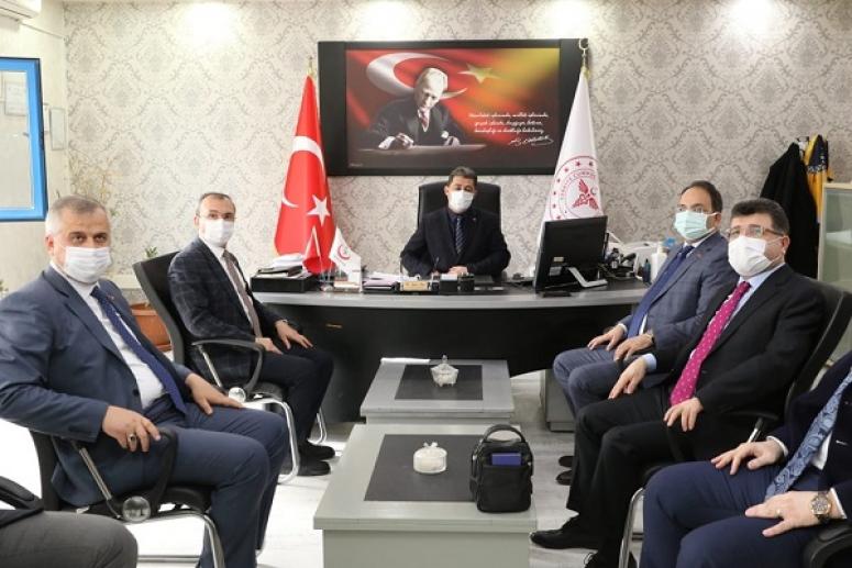 İLÇE PROTOKÖLÜNDEN  SAĞLIK MÜDÜRÜLÜĞÜNE ZİYARET