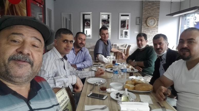 Arastanın Kahvaltı Geleneği Sürüyor!.