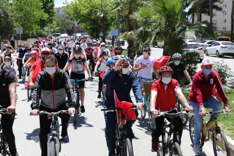 BAFRA'DA PEDALLAR 19 MAYIS COŞKUSUYLA ÇEVRİLDİ.