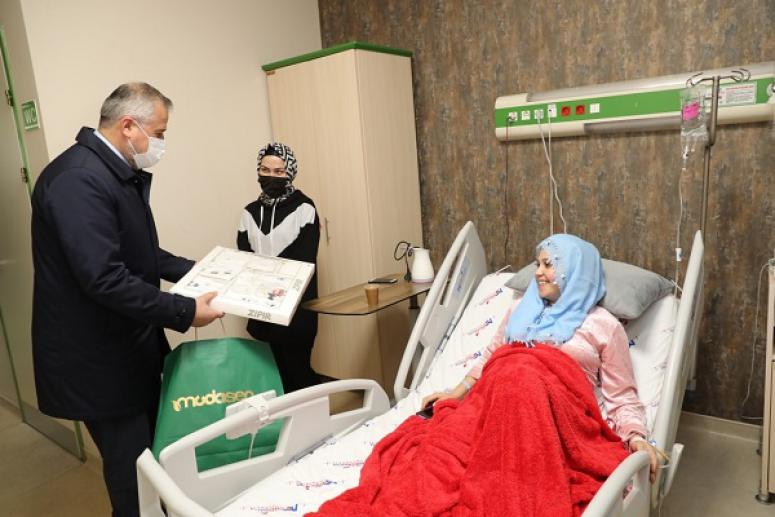 BAŞKAN KILIÇ GELENEĞİ BOZMADI.  2022’YE YİNE ONLARLA GİRDİ.